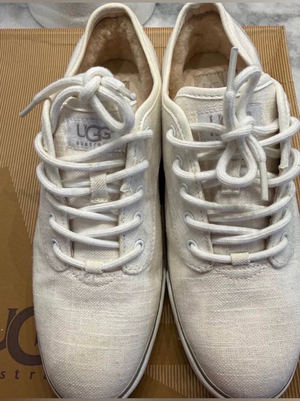UGG White Lace-Up Sneakers 🤍 | Size 10 BNWT Classic Minimalist Capsule Wardrobe - Picture 3 of 4